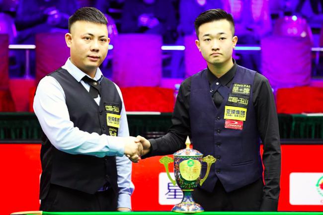 尖运动员而 尖运动员而