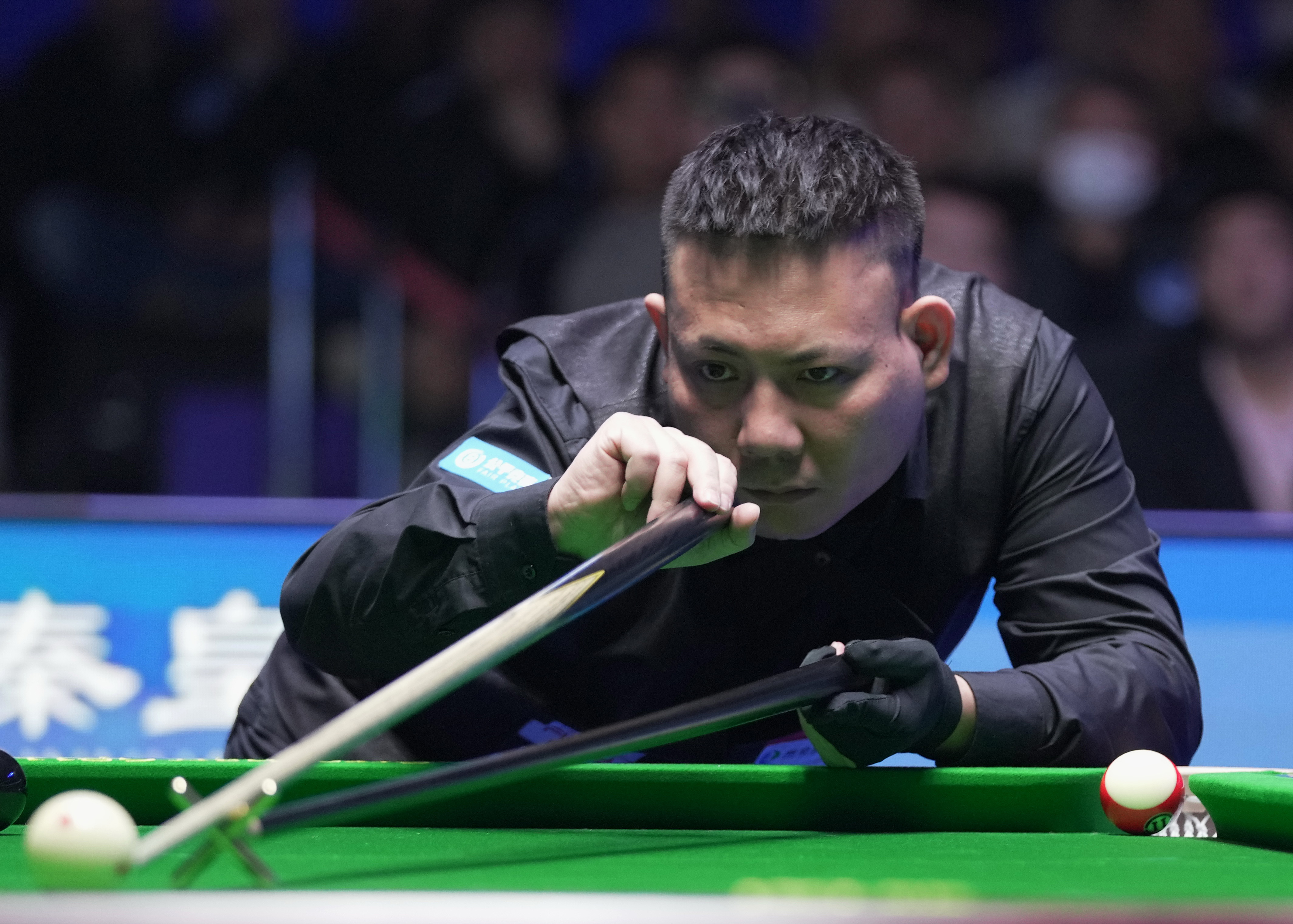 而站在舞台 而站在舞台